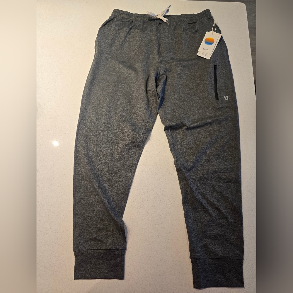 Vuori Sunday Performance Jogger | Charcoal Heather | NWT | Men’s Large